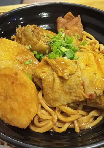 curry chicken dry pan mee