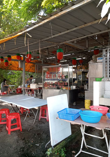 sanpeng chicken rice stall